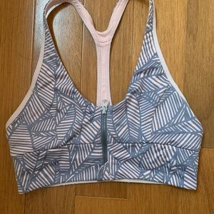 Lululemon sports bra
